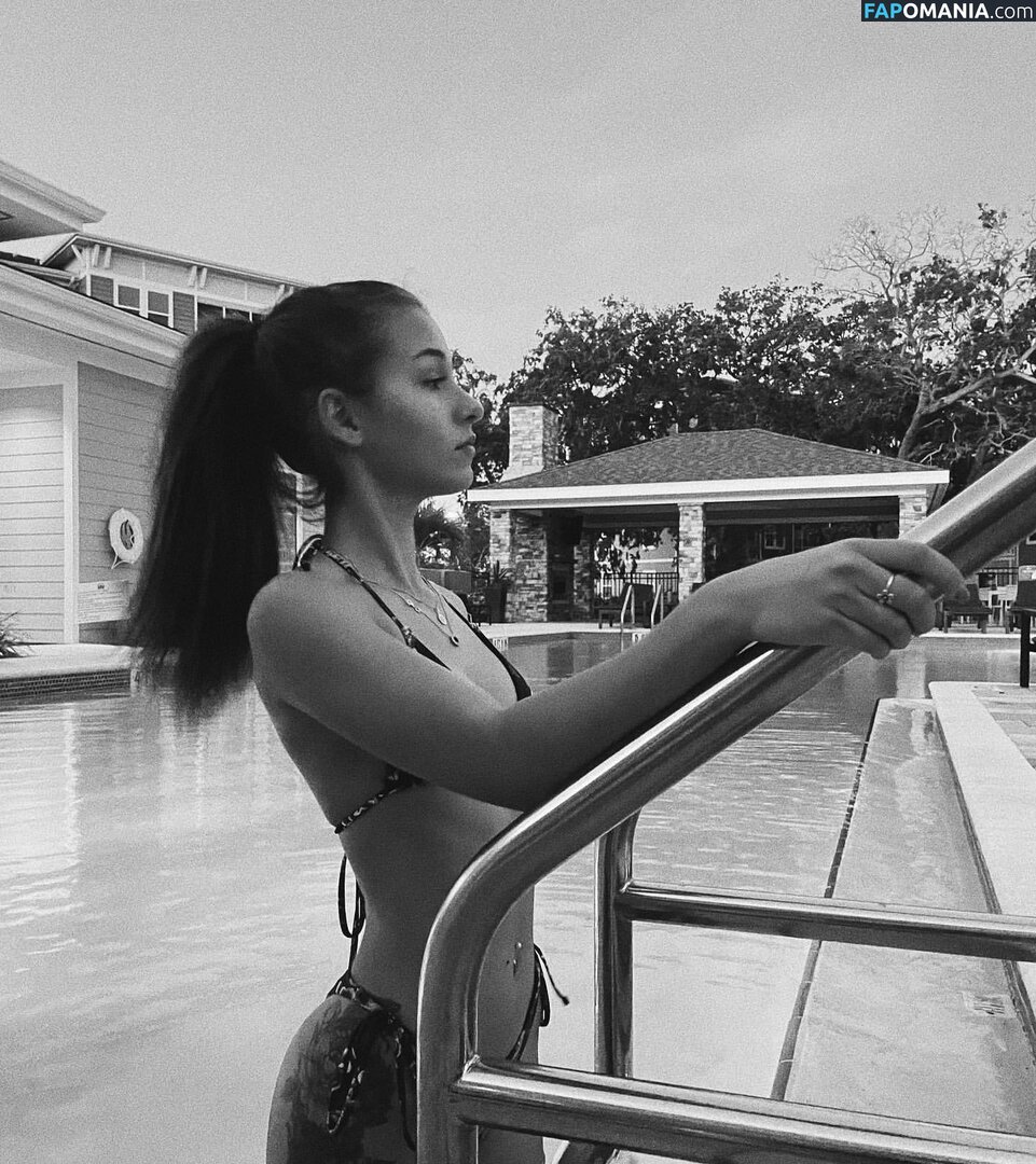 Bella / bellahadid / bellaraee Nu OnlyFans  Foto vazada #10