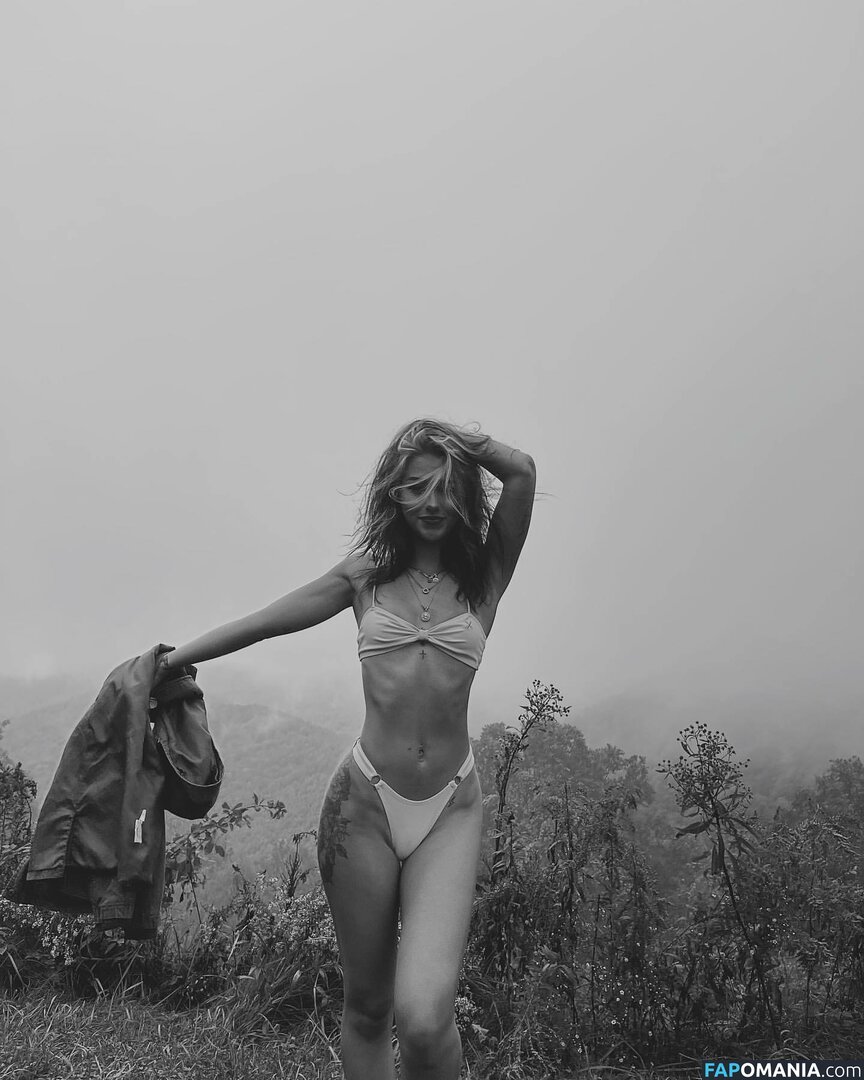 Bella / bellahadid / bellaraee Nu OnlyFans  Foto vazada #28