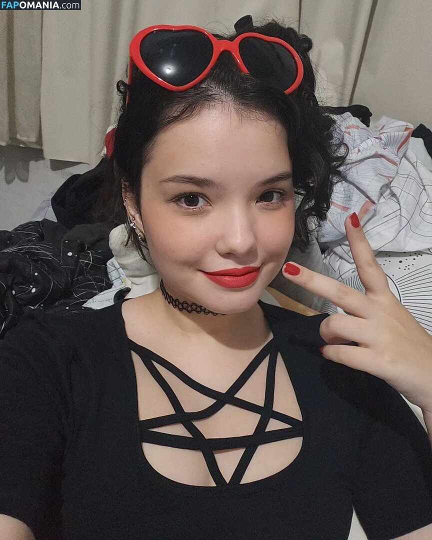 bellaplays / bellaplaysofficial Nu OnlyFans  Foto vazada #1