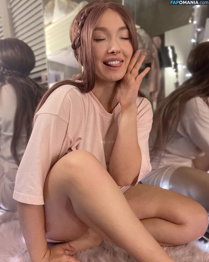 BluTube / orchidsandhoney / therealroyalblu Nu OnlyFans  Foto vazada #70