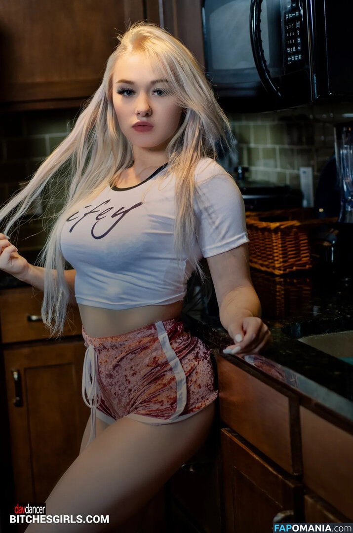 BluTube / orchidsandhoney / therealroyalblu Nu OnlyFans  Foto vazada #72