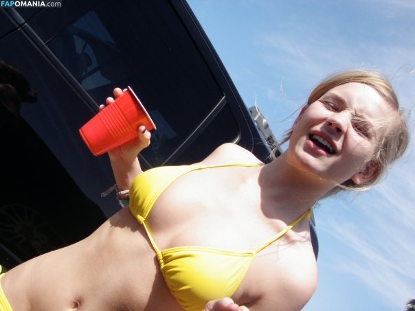 Britt Robertson Nu Foto vazada #15