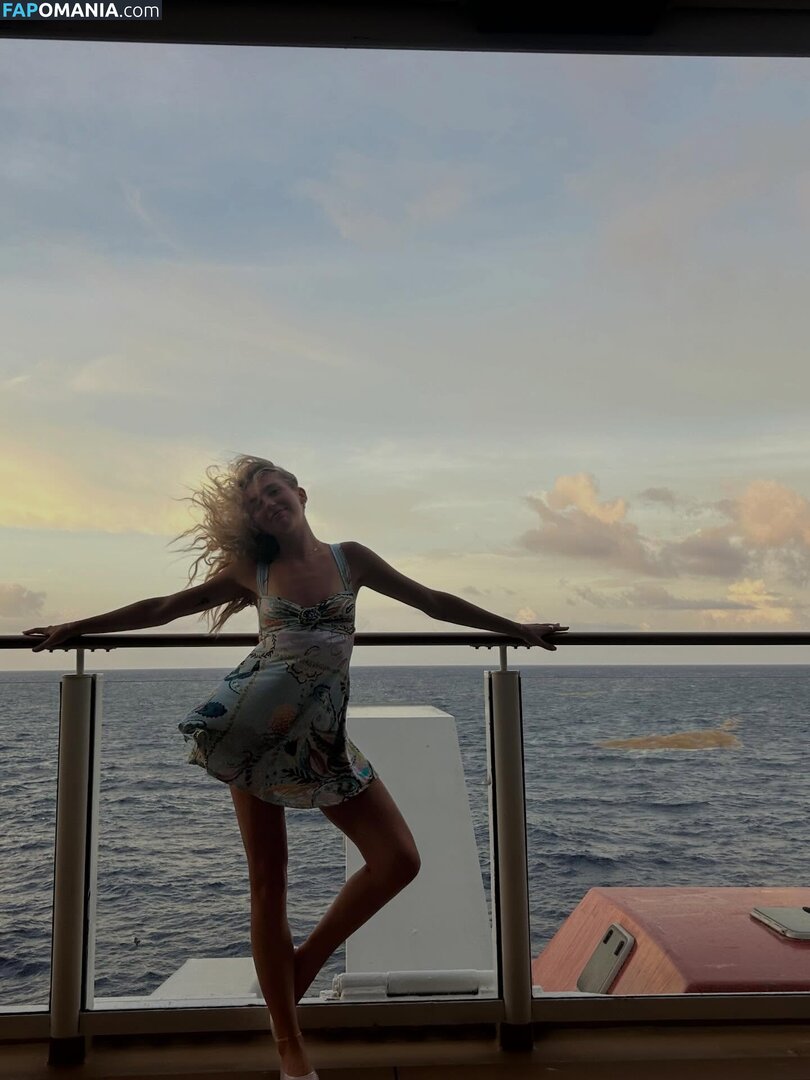 Brynn Rumfallo / brynnrumfallo Nu OnlyFans  Foto vazada #246