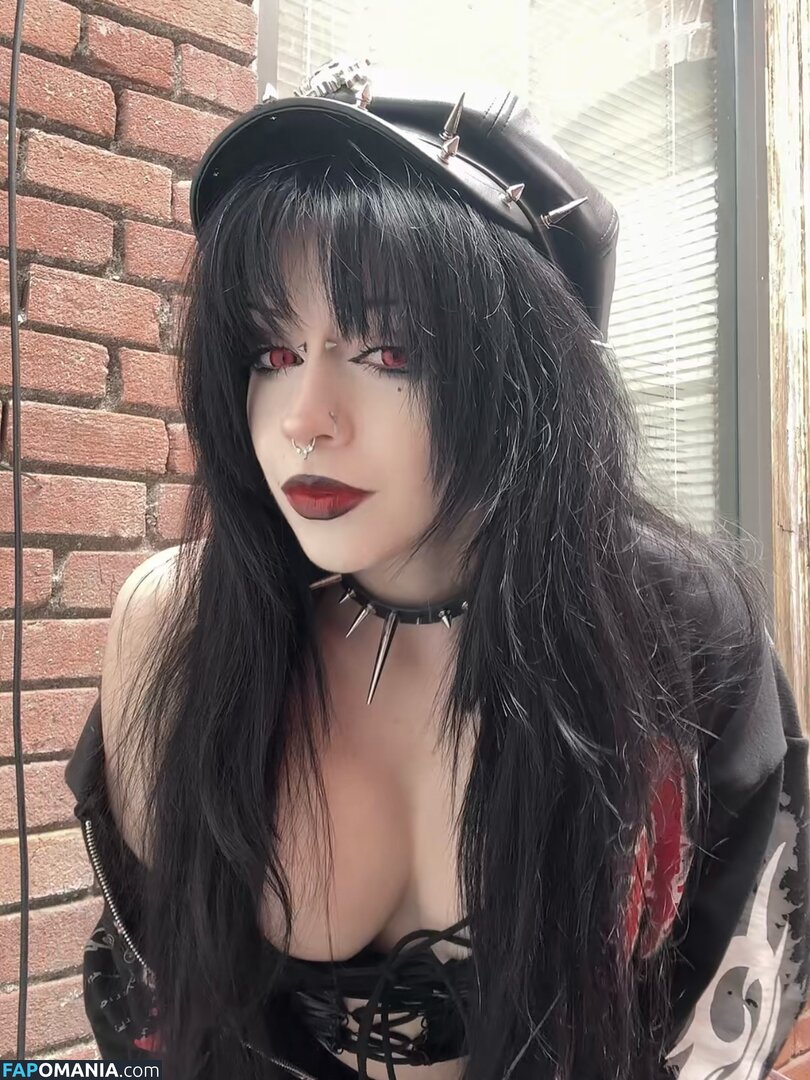 buffgothmom / xohmygoth Nu OnlyFans  Foto vazada #10
