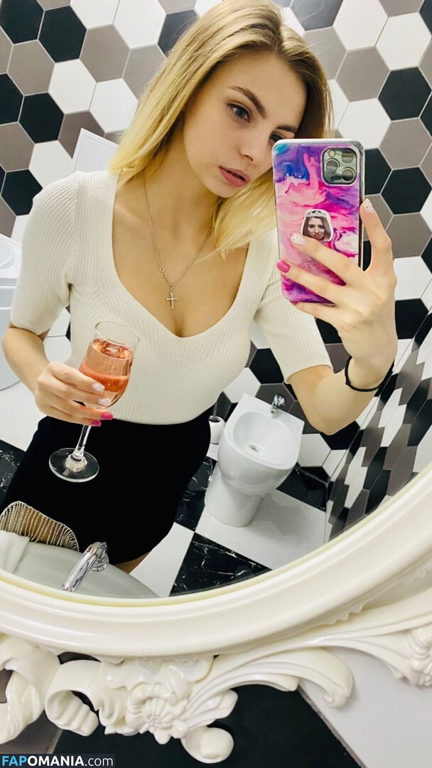 busya18 / busya18plus Nu OnlyFans  Foto vazada #476