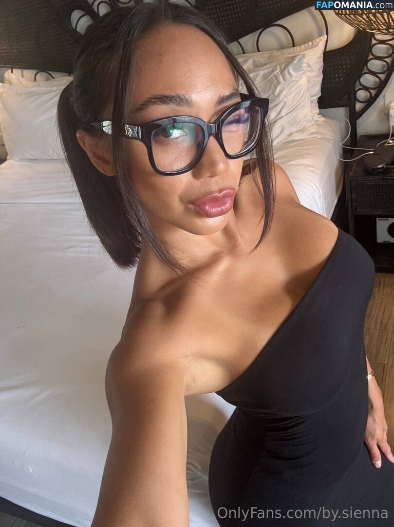 by.sienna / bysienna / byysienna Nu OnlyFans  Foto vazada #7