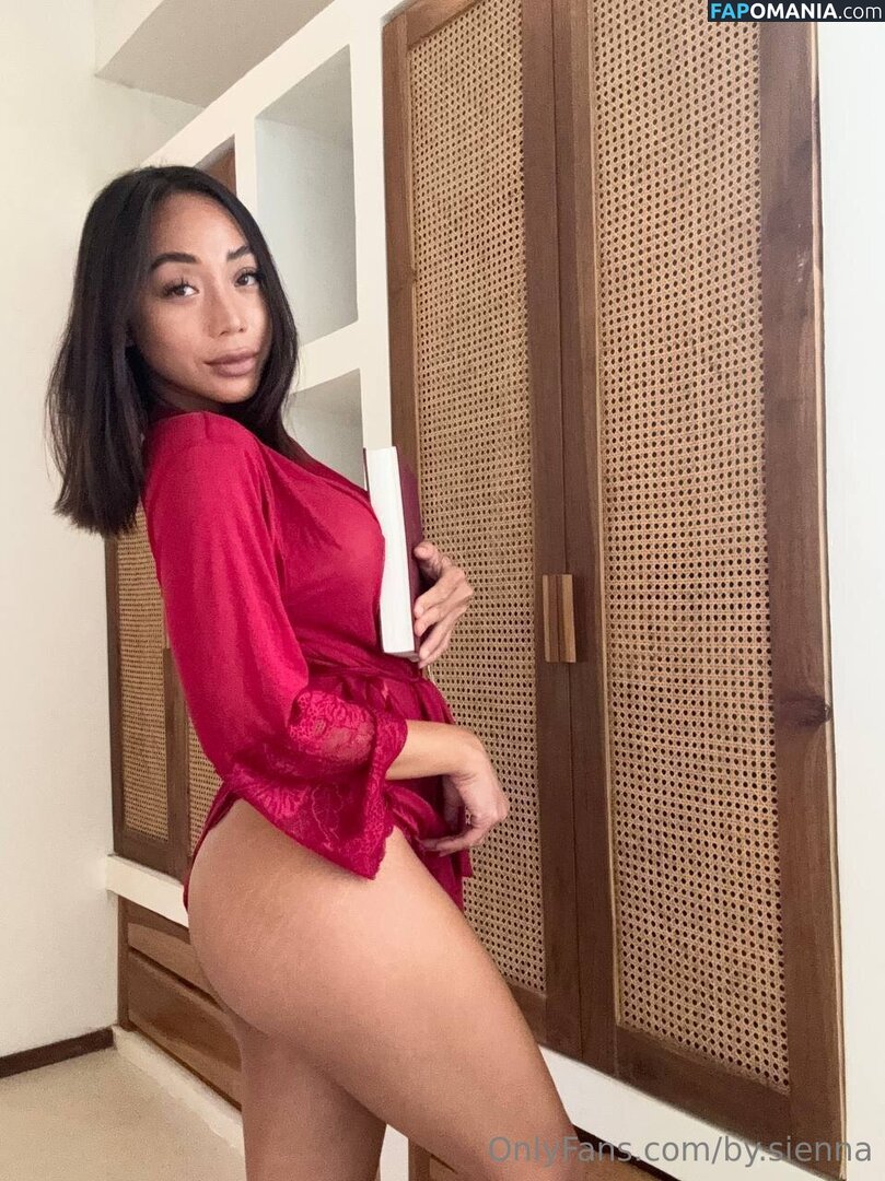 by.sienna / bysienna / byysienna Nu OnlyFans  Foto vazada #9