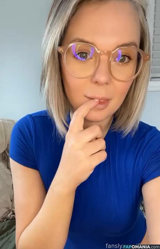 caireen / caireen25 / caireenonline Nu OnlyFans  Foto vazada #604