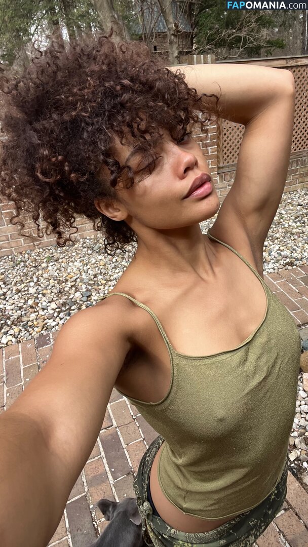Caitlyn Mwenifumbo / bby_cai / bbycai_ / caitlyn angenile Nu OnlyFans  Foto vazada #4