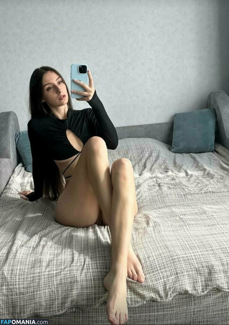 camila_lul / lilya_69 Nu OnlyFans  Foto vazada #11