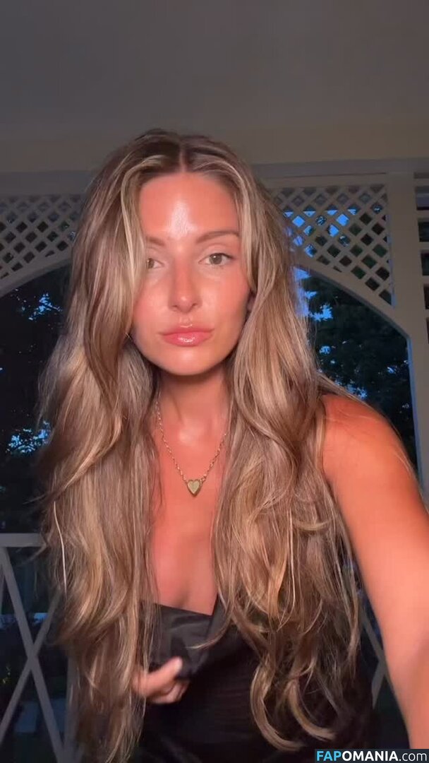 Carla Bezanson / carlabezanson Nu OnlyFans  Foto vazada #3