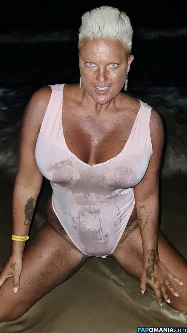 Caroline Öberg / carrooberg Nu OnlyFans  Foto vazada #2