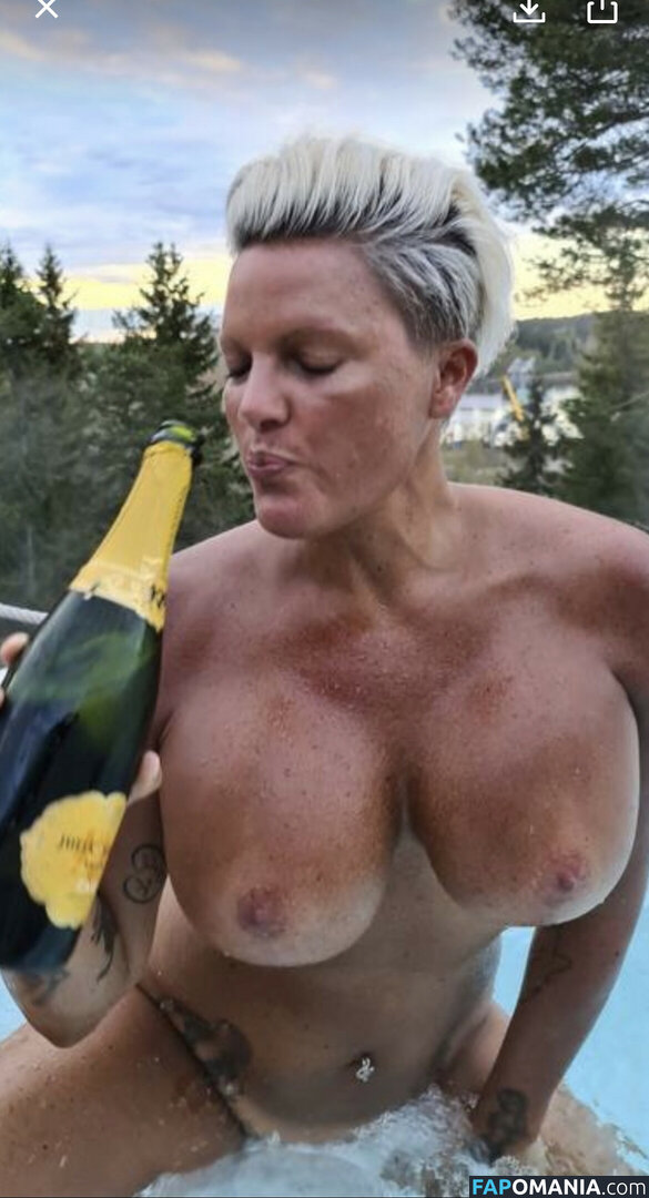 Caroline Öberg / carrooberg Nu OnlyFans  Foto vazada #6