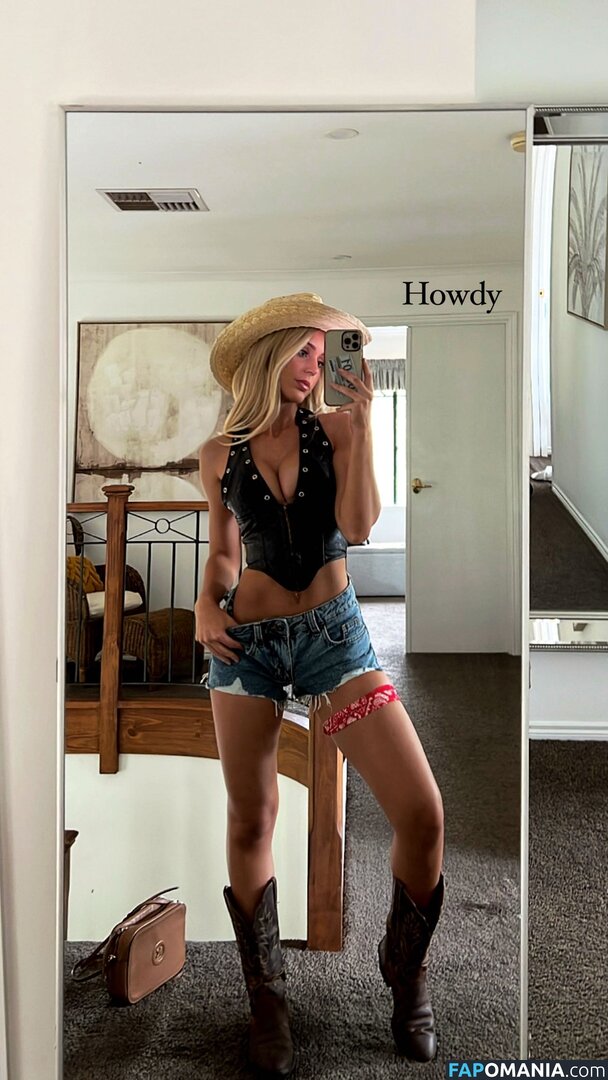 Cassie And Chloe Roberts Nu OnlyFans  Foto vazada #1