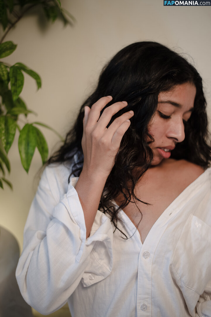 Chameelia / _Chameelia_ / __chameelia_ / chameeliaa / cw Nu OnlyFans  Foto vazada #5