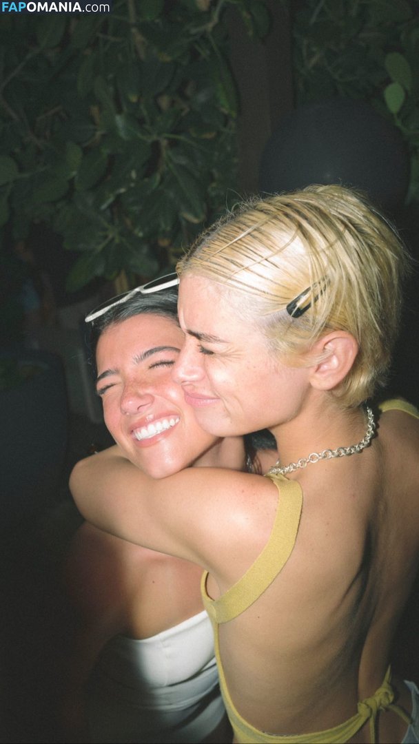 Charli D'Amelio / Charli Damelio / charlidamelio / charliesdamelio Nu OnlyFans  Foto vazada #45