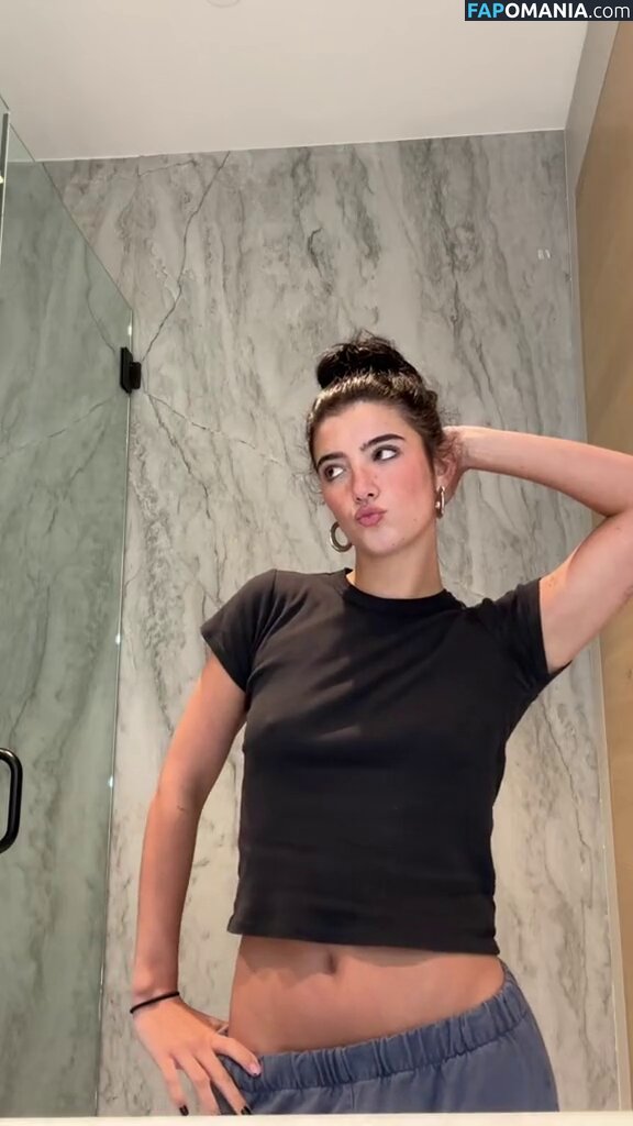 Charli D'Amelio / Charli Damelio / charlidamelio / charliesdamelio Nu OnlyFans  Foto vazada #344