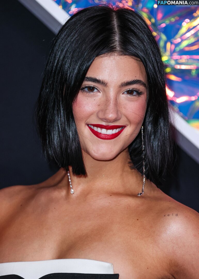 Charli D'Amelio / Charli Damelio / charlidamelio / charliesdamelio Nu OnlyFans  Foto vazada #978