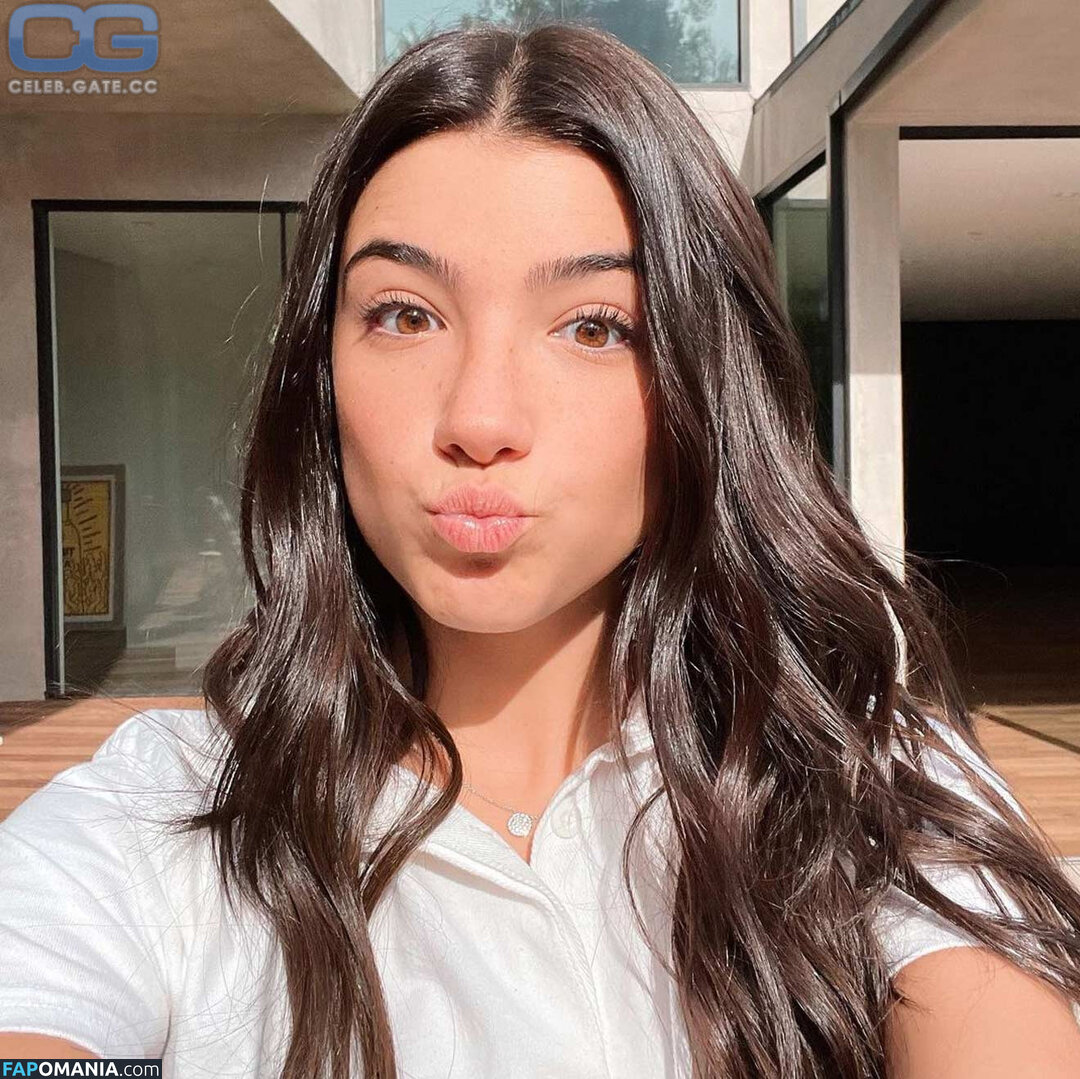 Charli D'Amelio / Charli Damelio / charlidamelio / charliesdamelio Nu OnlyFans  Foto vazada #1557