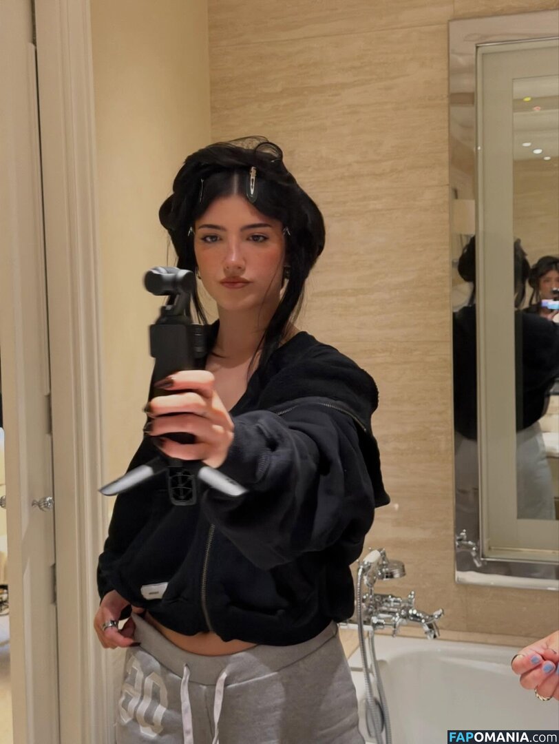 Charli D'Amelio / Charli Damelio / charlidamelio / charliesdamelio Nu OnlyFans  Foto vazada #1612