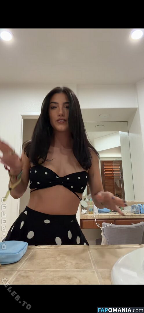 Charli D'Amelio / Charli Damelio / charlidamelio / charliesdamelio Nu OnlyFans  Foto vazada #1658