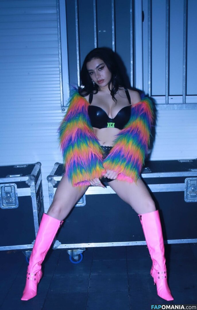 Charli XCX / charli_xcx / charlignarly / charlixcx / https: Nu OnlyFans  Foto vazada #322