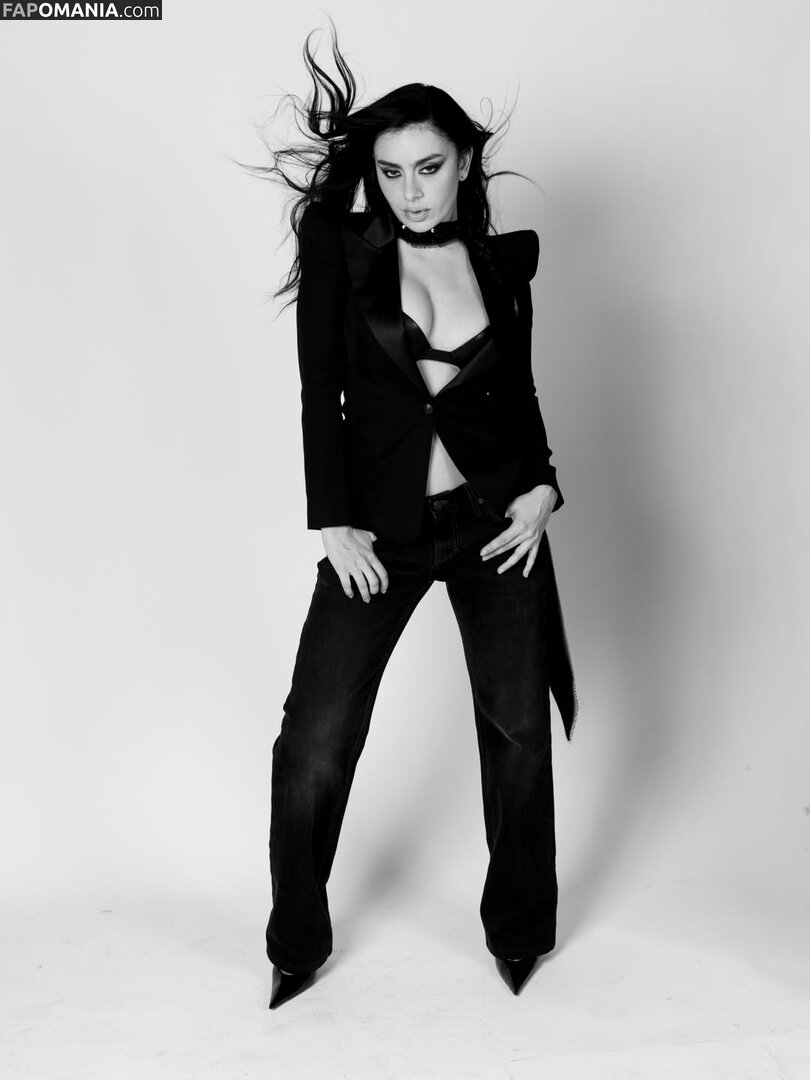 Charli XCX / charli_xcx / charlignarly / charlixcx / https: Nu OnlyFans  Foto vazada #1272