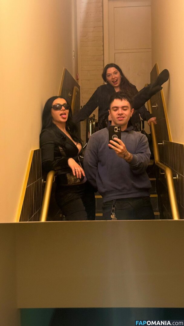 Charli XCX / charli_xcx / charlignarly / charlixcx / https: Nu OnlyFans  Foto vazada #1296