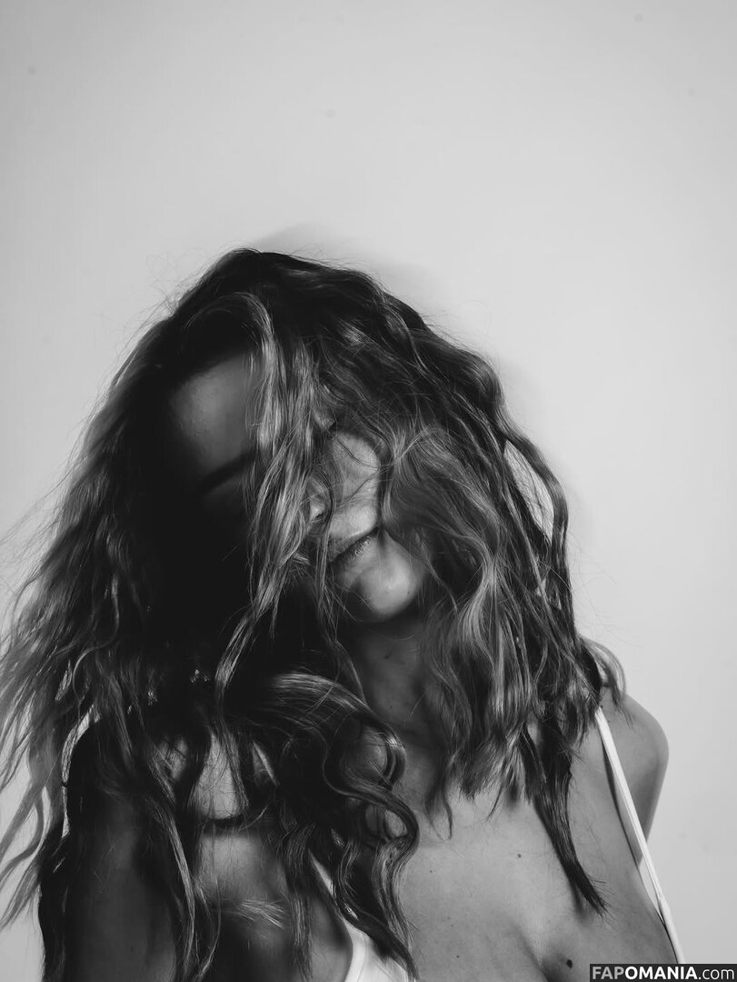 Chloe East / chloeeast Nu OnlyFans  Foto vazada #2