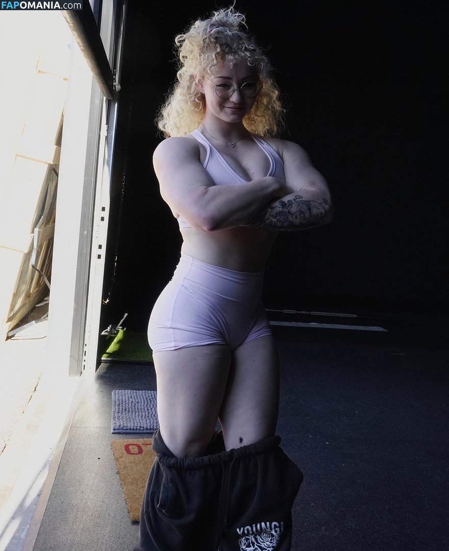 Chloethehokage / chloegrahamx / chloemirisch Nu OnlyFans  Foto vazada #2