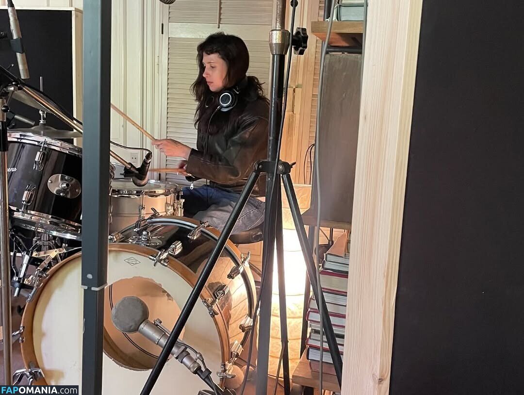 Claire Cottrill / Clairo Nu OnlyFans  Foto vazada #75