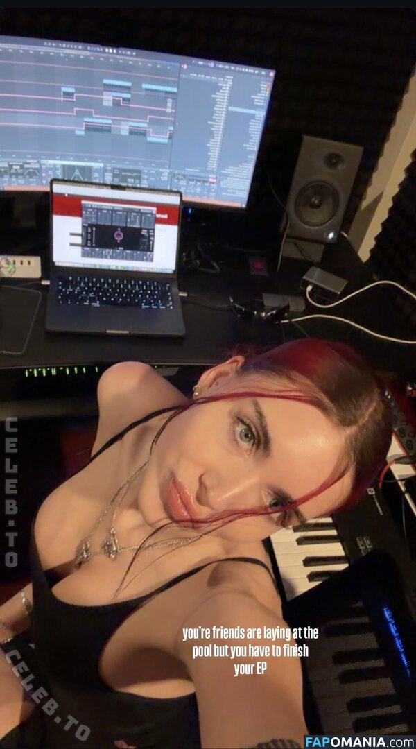 Clara Cuve / ClaraCuvéyt / clara_cuve / claracuve / cuveclara Nu OnlyFans  Foto vazada #1