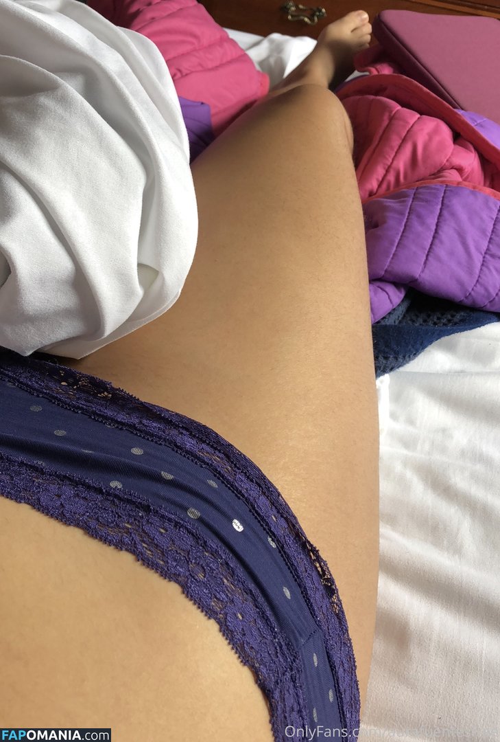 college_u / collegeaura Nu OnlyFans  Foto vazada #10