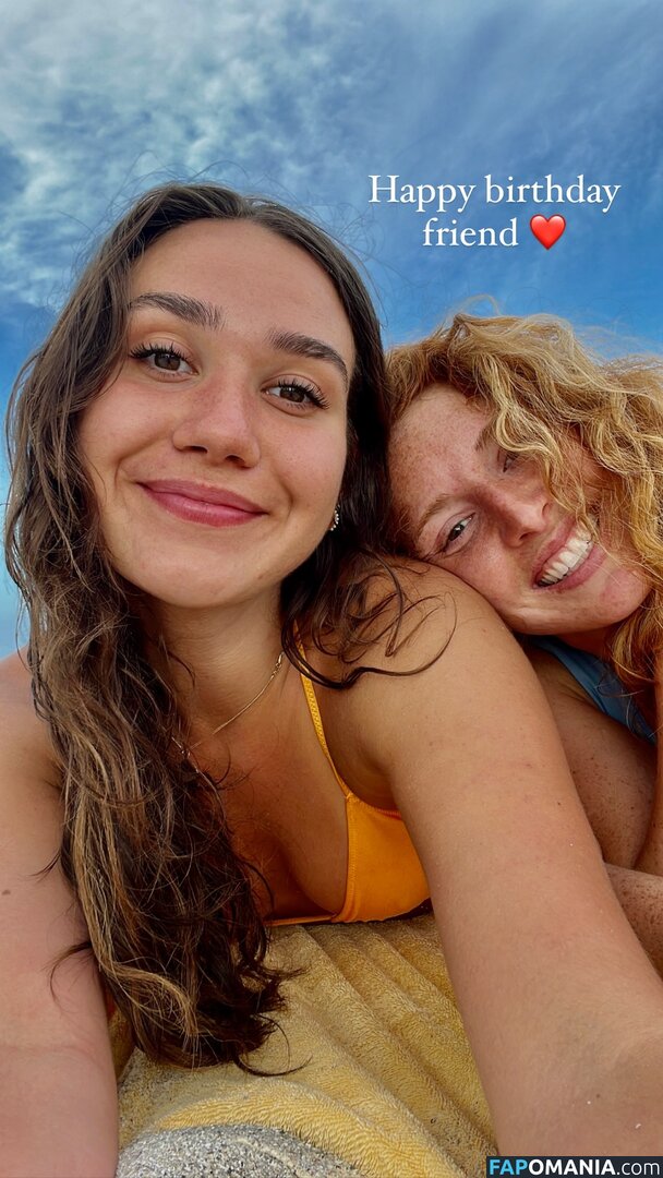 Courtney Sarault / court_sarault / courtsarault / https: Nu OnlyFans  Foto vazada #2