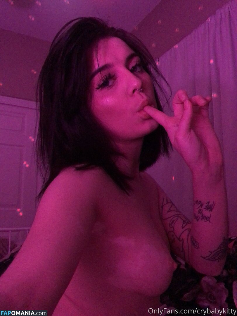 crybabykitty / crybabysmallfry / cyrbabykat / flaminhotlower / katiwana / katwinaina / sourh3ad Nu OnlyFans  Foto vazada #9