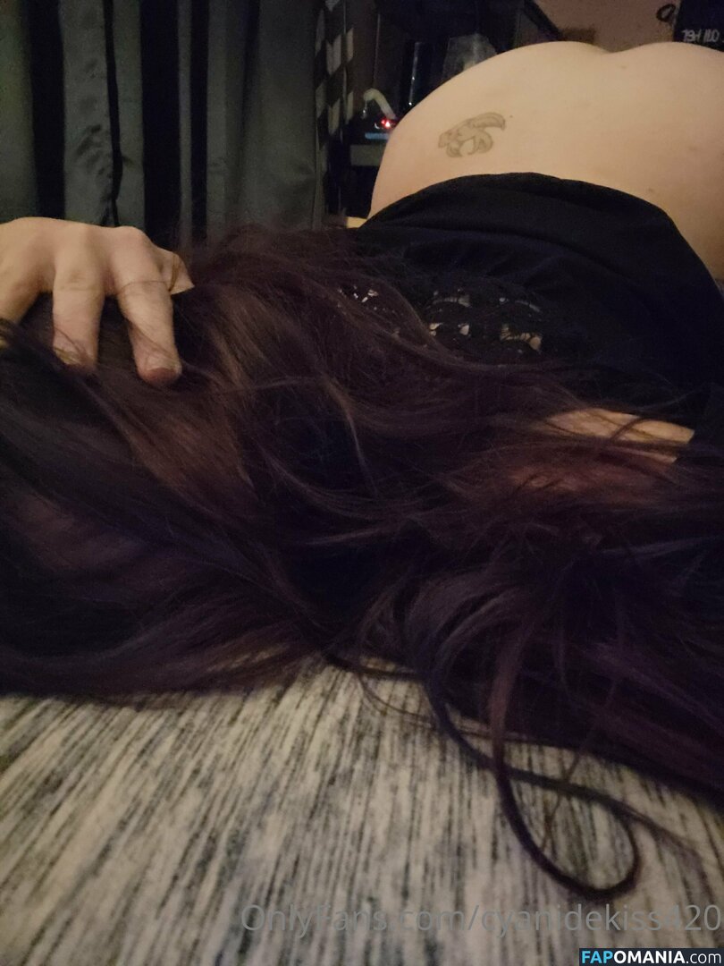 cyanidekiss420 / samanthaxcyanide Nu OnlyFans  Foto vazada #2