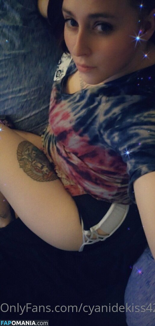 cyanidekiss420 / samanthaxcyanide Nu OnlyFans  Foto vazada #22