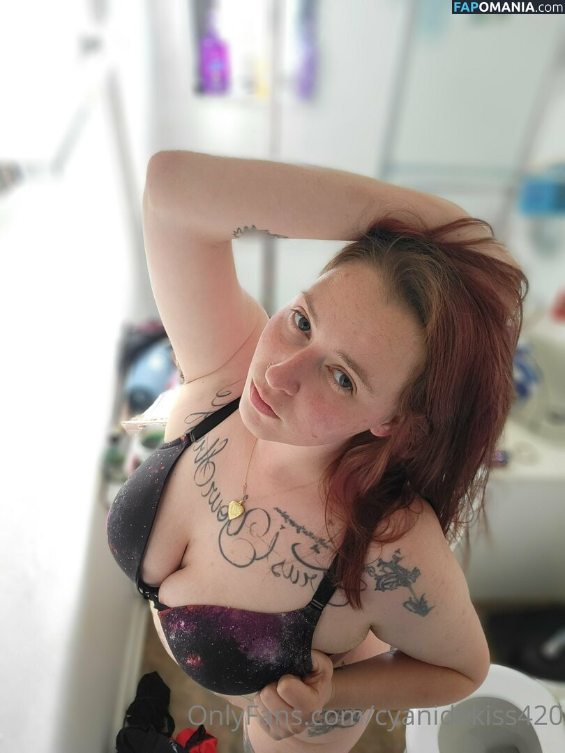 cyanidekiss420 / samanthaxcyanide Nu OnlyFans  Foto vazada #29