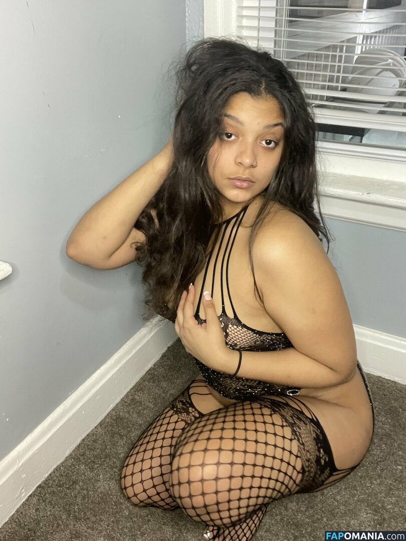 Daddyslilbaby420 / LiLBabyNina / ninaaxobinaa Nu OnlyFans  Foto vazada #1