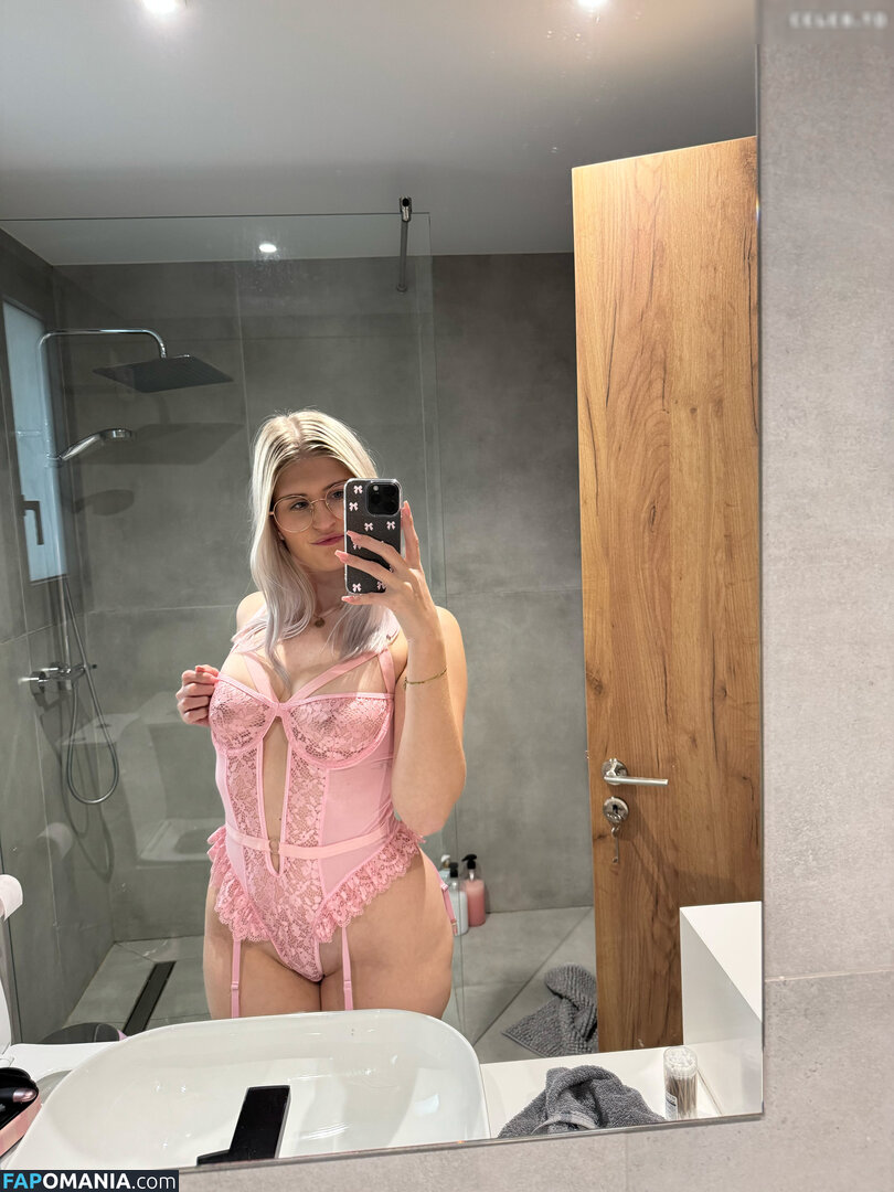 Blondieemiliaa / deineemilia / deinkleineemilia Nu OnlyFans  Foto vazada #7