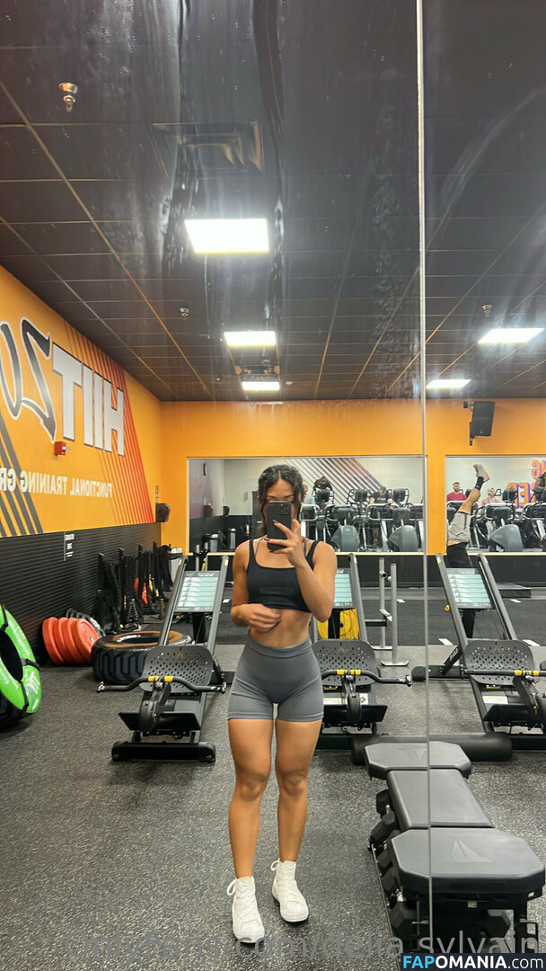 Delia Sylvain / deliasylvain / itsdelia Nu OnlyFans  Foto vazada #7