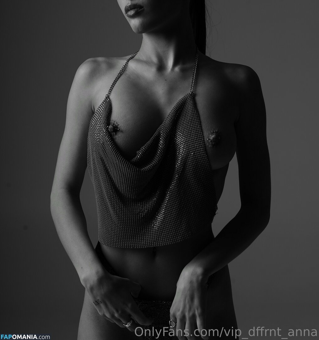 Anna Penzes / dffrnt_anna Nu OnlyFans  Foto vazada #128