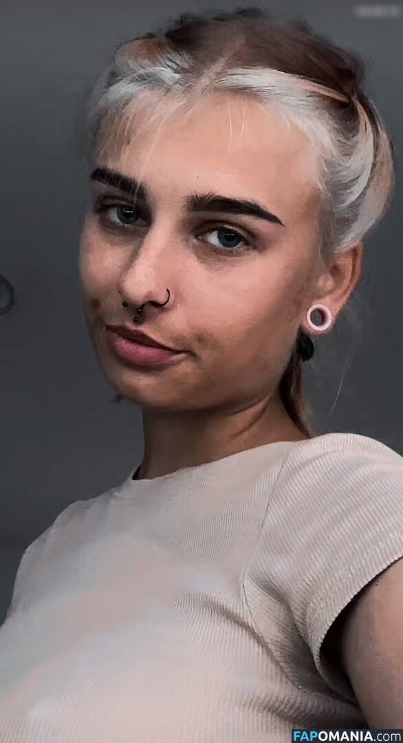 Dina / _ur_russian_dina / coco_ppop01 / dinadewgong Nu OnlyFans  Foto vazada #46