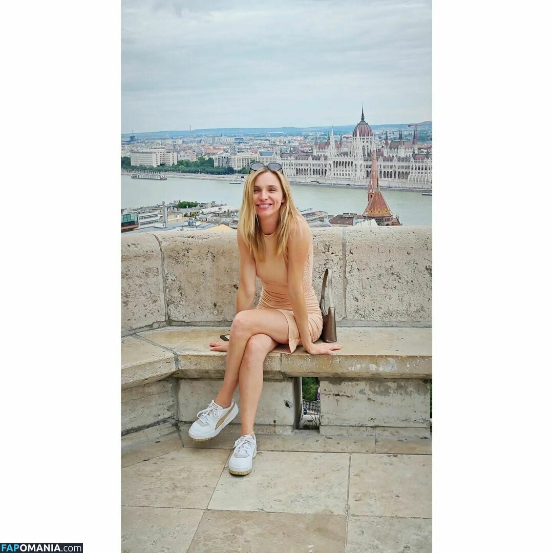 Dobos Evelin / evelindobos Nu OnlyFans  Foto vazada #9