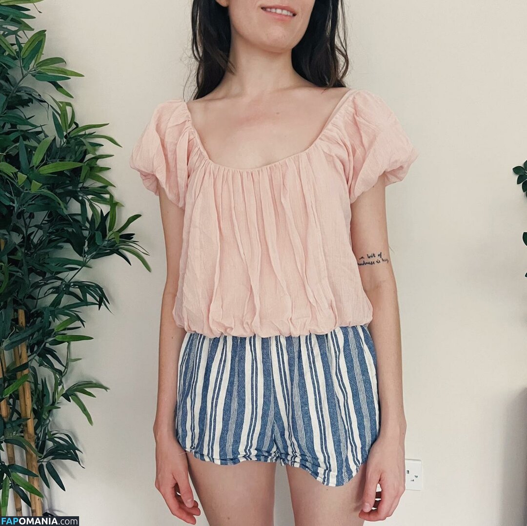 Doddleoddle / Dodie Clark Nu OnlyFans  Foto vazada #79
