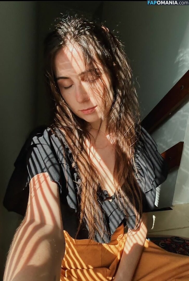 Doddleoddle / Dodie Clark Nu OnlyFans  Foto vazada #202