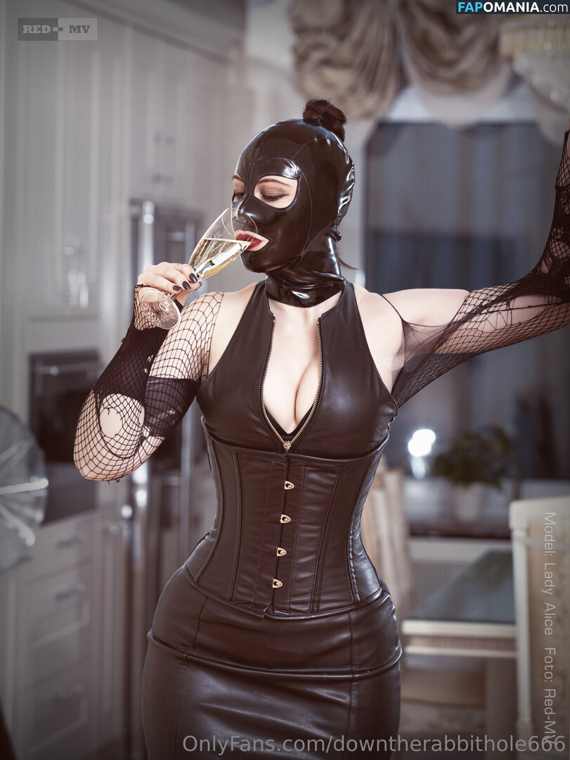 downtherabbithole101 / downtherabbithole666 Nu OnlyFans  Foto vazada #2