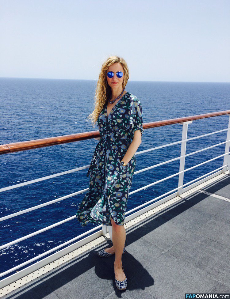 Dr Suzannah Lipscomb / https: / sixteenthcgirl Nu OnlyFans  Foto vazada #2