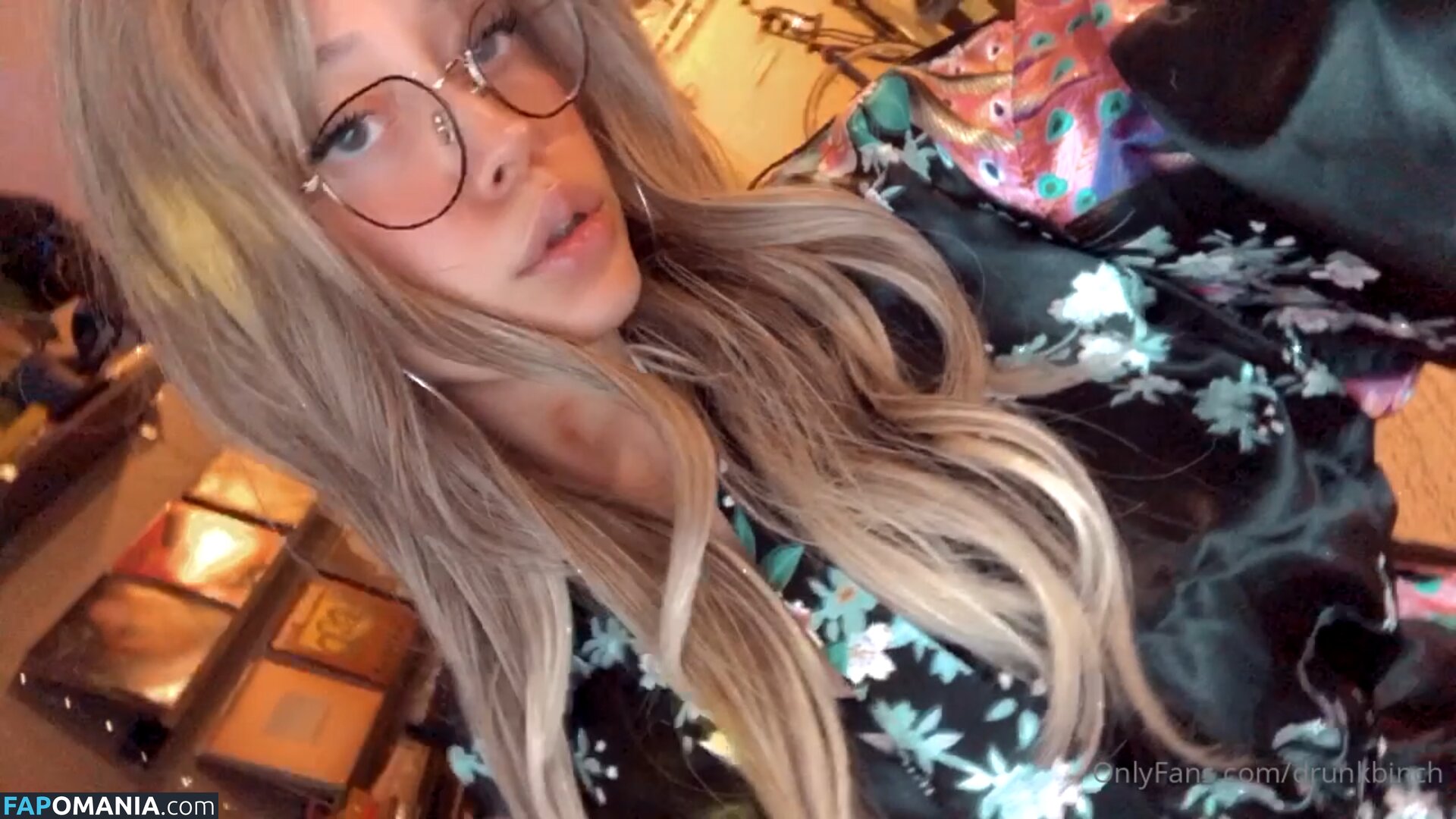 Drunkbinch / drunkbinch_ Nu OnlyFans  Foto vazada #1