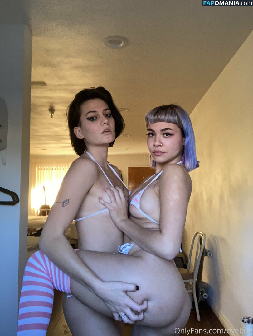 dyebug / dyebugcos / dyeebug Nu OnlyFans  Foto vazada #36